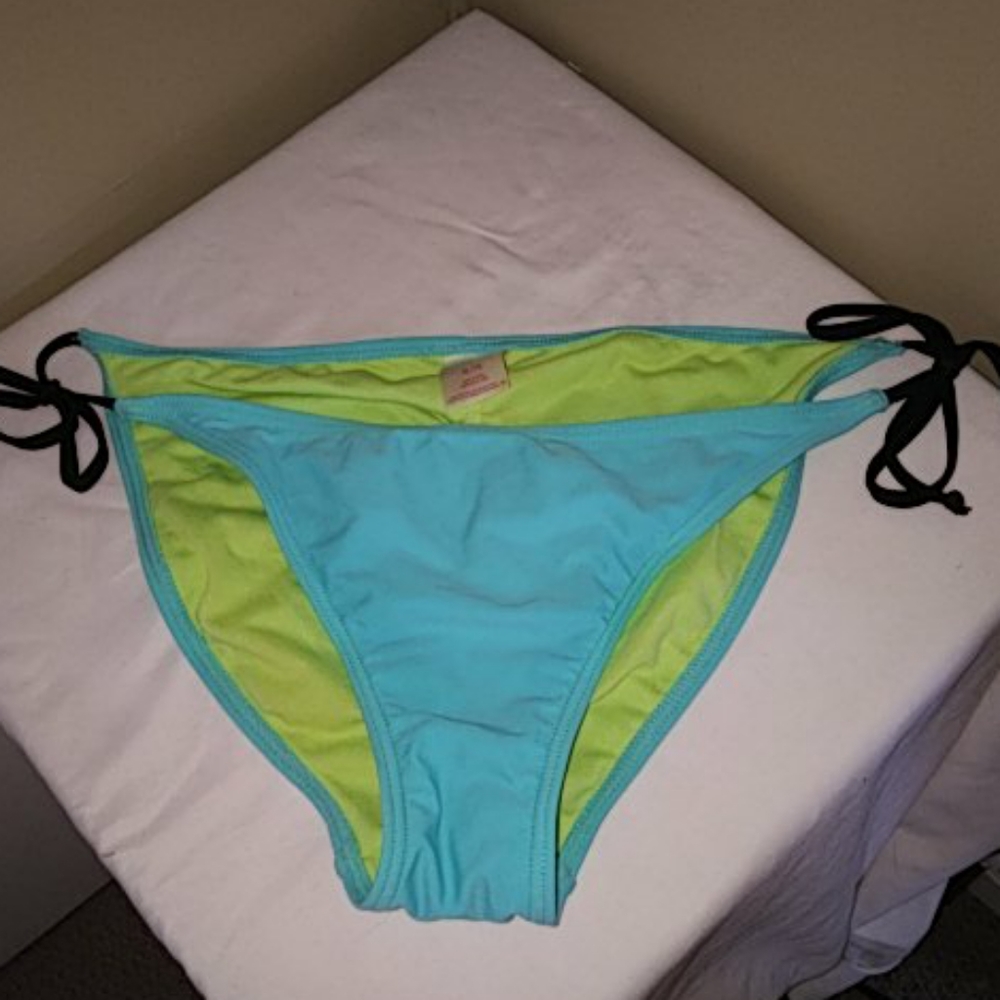 XHILARATION Bikini Bottom in size XL